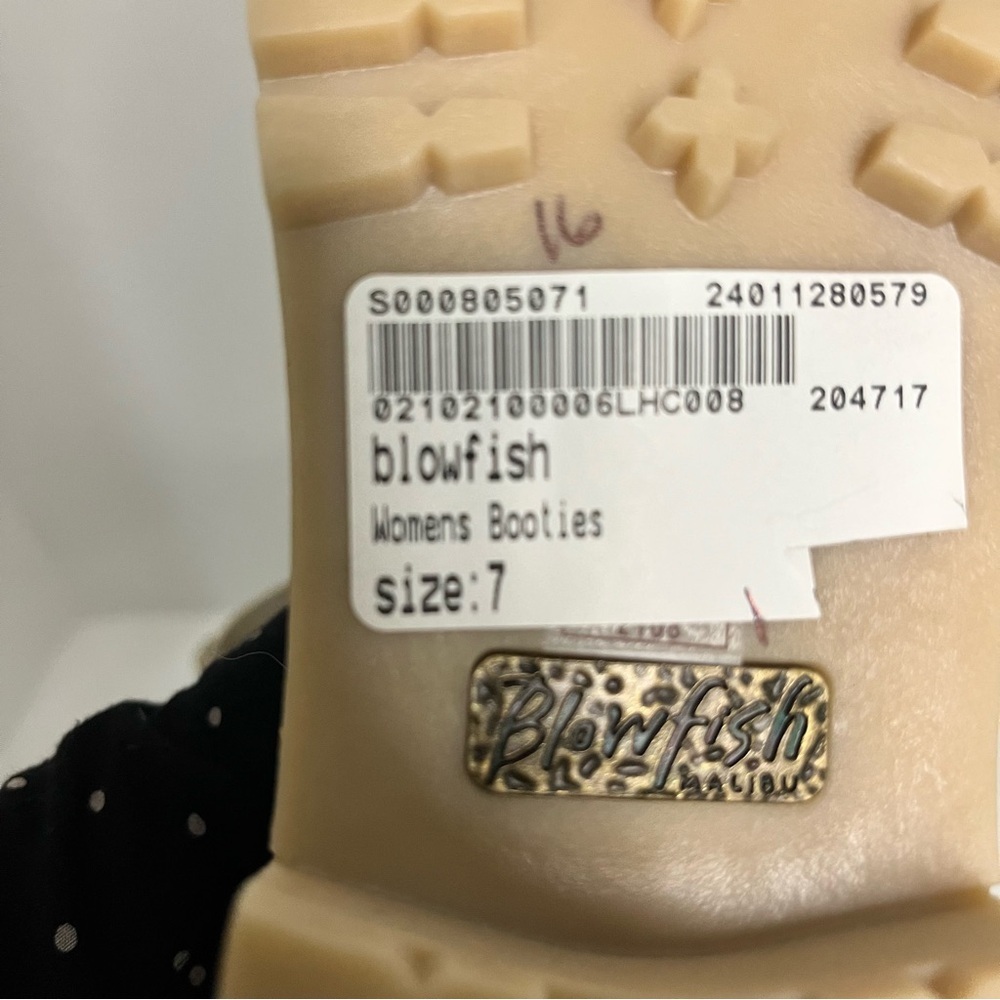 Blowfish Women's Reilly Casual Vegan, Cruelty-Free Beige Lace-Up Boots Size 7 - Picture 12 of 13